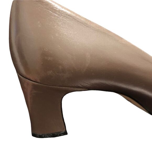 Etienne Aigner leather upper heels. Size 7.5. - Picture 6 of 9